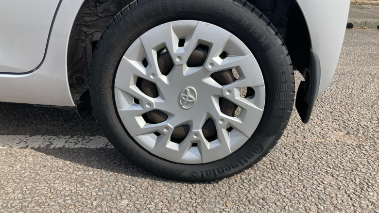 Toyota Aygo 1.0 VVT-i X-Play 5dr x-shift Petrol Hatchback